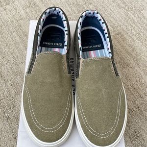 Ben Sherman’s slip on canvas size 8.5 new